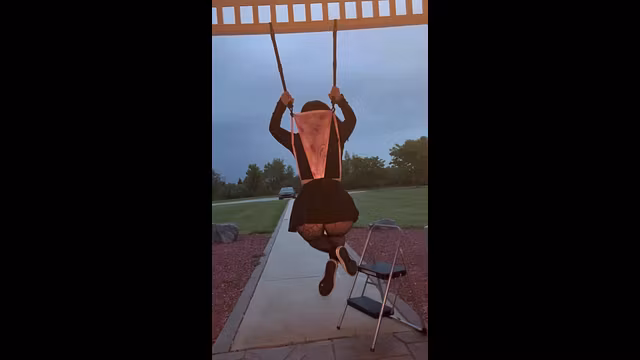 Goth girl trying out the bungee wedgie in PUBLIC | @kittenthenerd on FREE OF