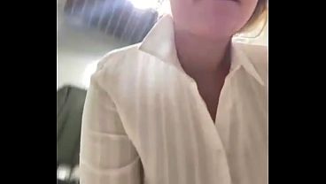 Masturbating and cumming in the locker room with jucielussie